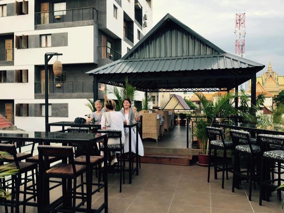 Feliz Hostel Cafe & Bar Phnom Penh Esterno foto